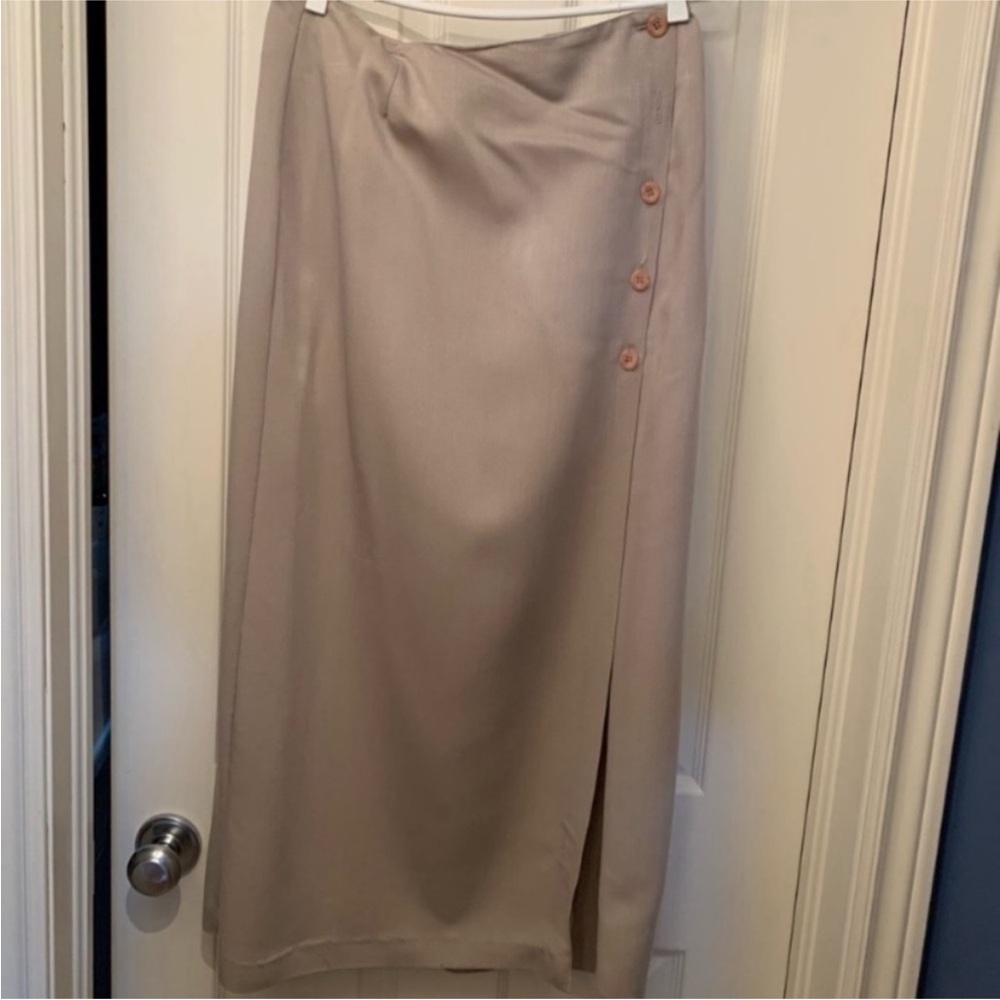 🧸2/$40 Beechers Brook beige long button up skirt - size 10